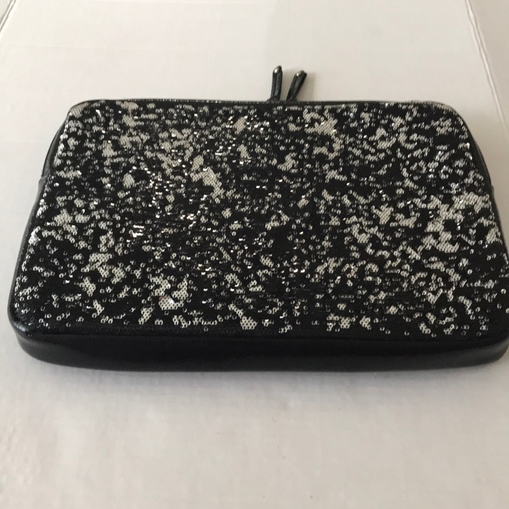 - NINE WEST SEQUIN LAPTOP CASE - Picture 3 of 6